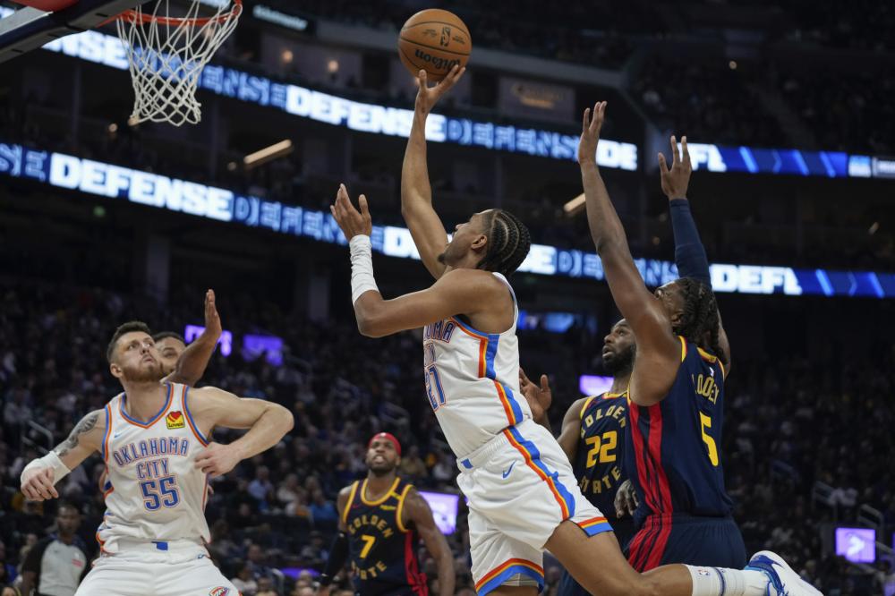 在篮板球的 在篮板球的